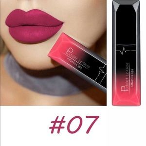 Long lasting matte lipstick